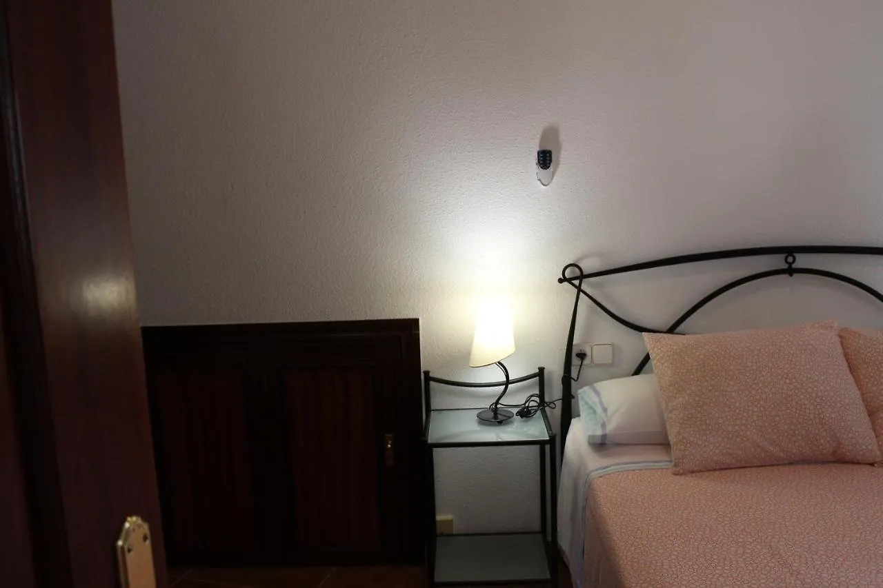 Alfalfa Home Sevilla 0*,  España